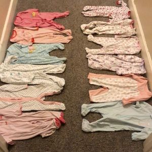 Pack of 12 onesies size 6-9mo girl